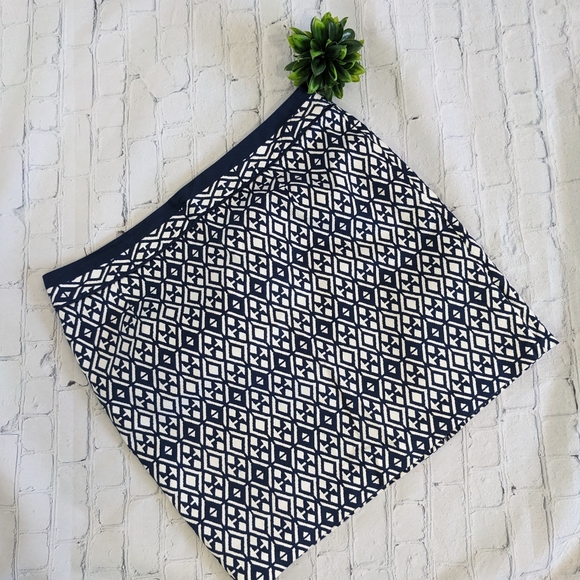 MARIO SERRANI Italy Geometric Lined Stretch Short Skirt - Picture 2 of 9